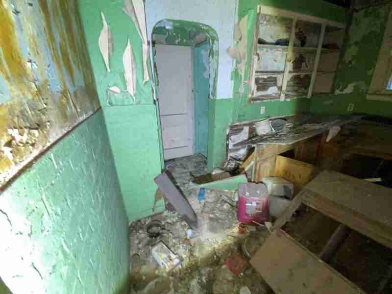 14475 Robson (48).jpg